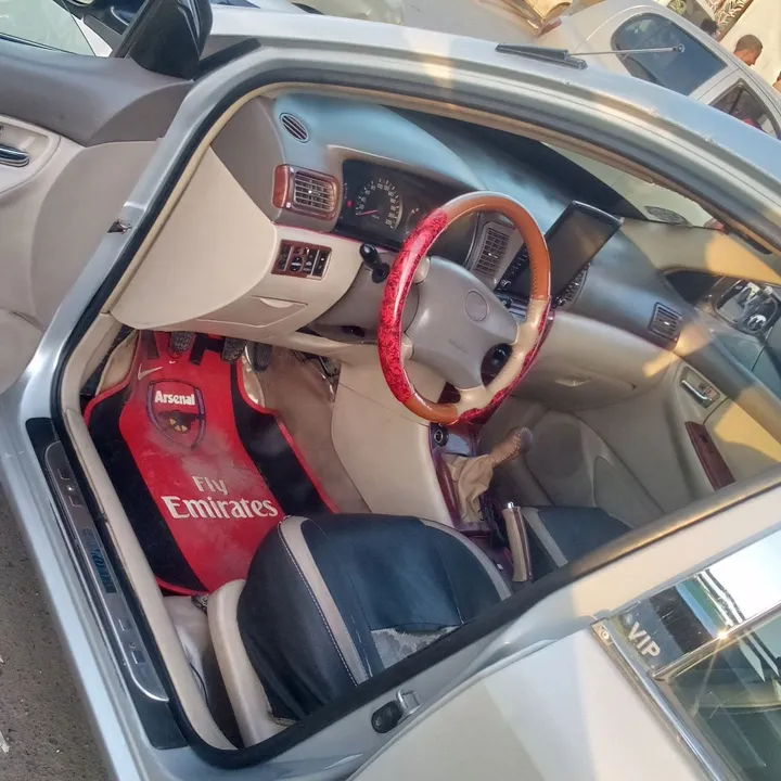 Toyota Corolla 2005 Manual – photo 3