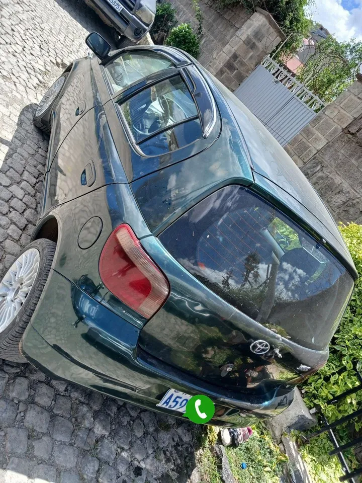 Toyota Vitz Yaris 1.0L Manual – photo 5