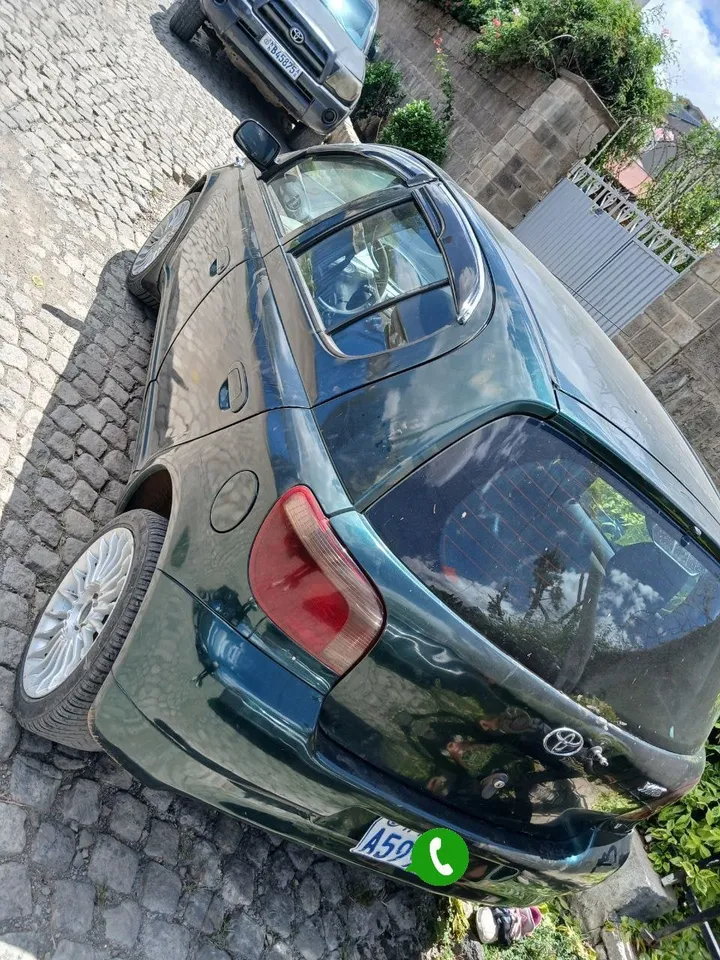 Toyota Vitz Yaris 1.0L Manual – photo 3