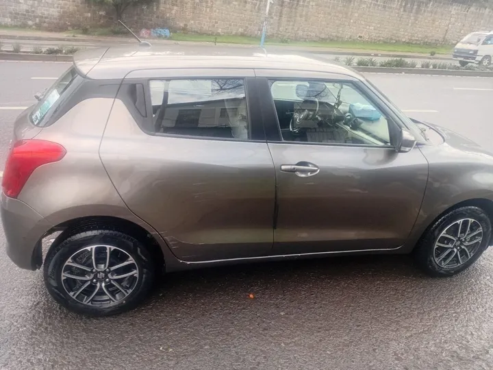 Suzuki Swift 2021 Hatchback – photo 3