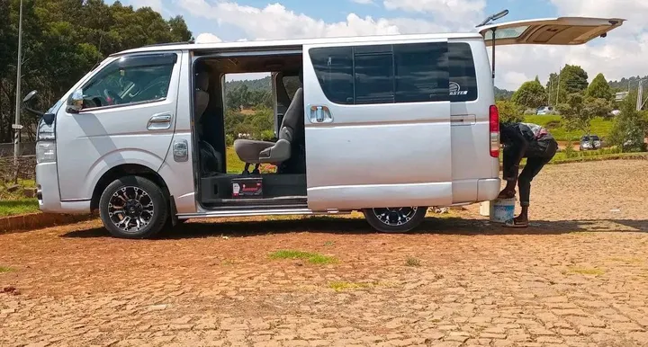 Toyota Hiace Super GL Van 2007 – photo 3