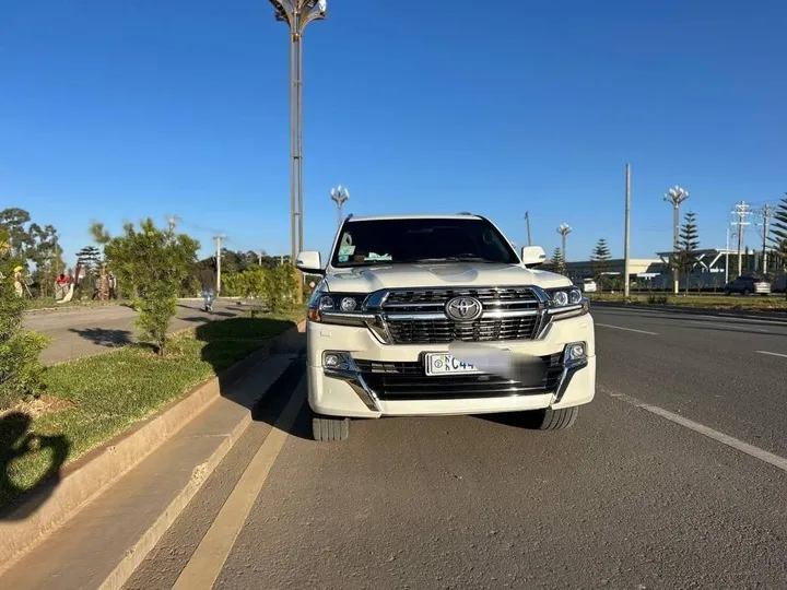 Toyota Land Cruiser V8 2021 Diesel – photo 8