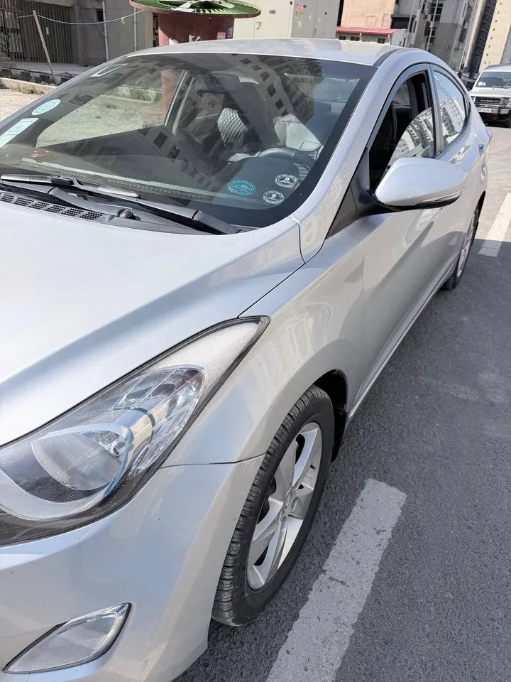 Hyundai Elantra 2012 Automatic – photo 4