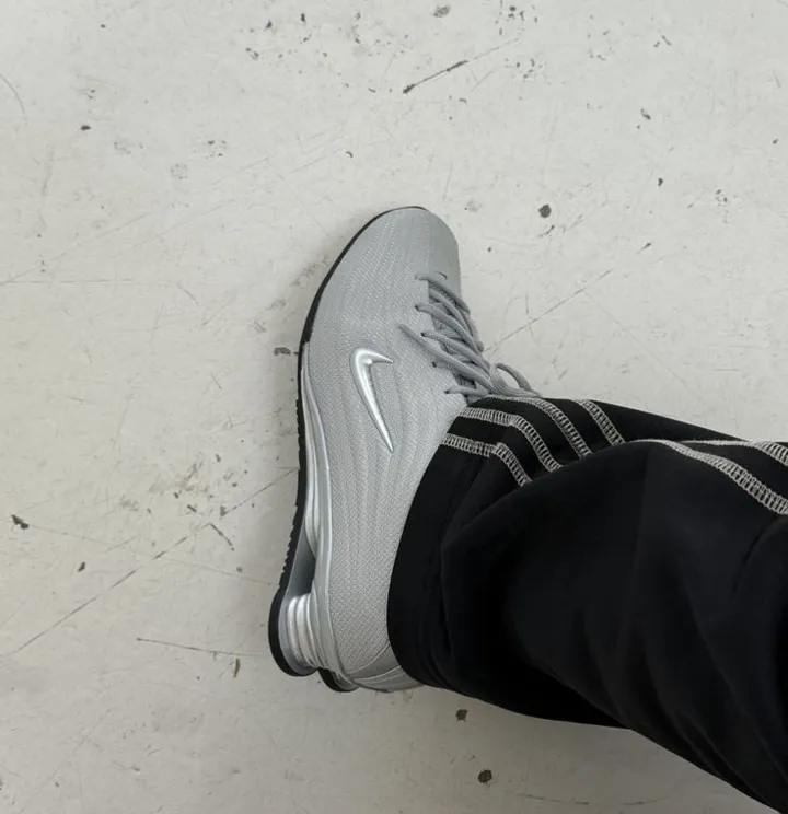 Nike Shox Z Metallic Silver Unisex Sneakers – photo 3