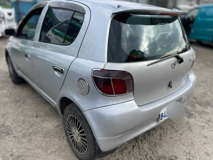 Toyota Vitz 2001 Automatic – photo 6