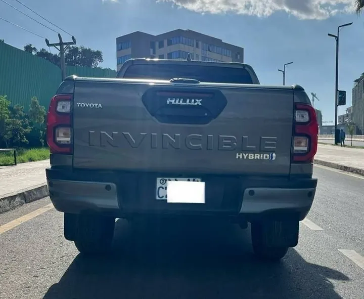 Toyota Hilux Invincible Hybrid 2024 – photo 7