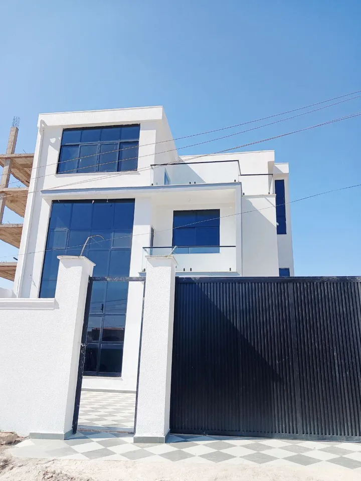 New G+2 House 7 Bedrooms – photo 4