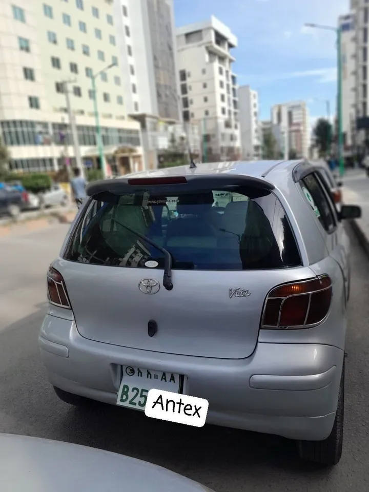 Toyota Vitz 2004 Automatic – photo 3
