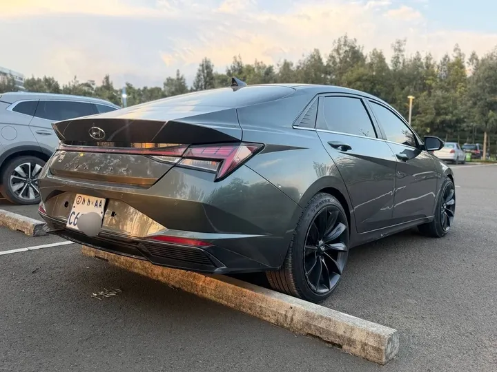 Hyundai Avante Hybrid 2022 – photo 4