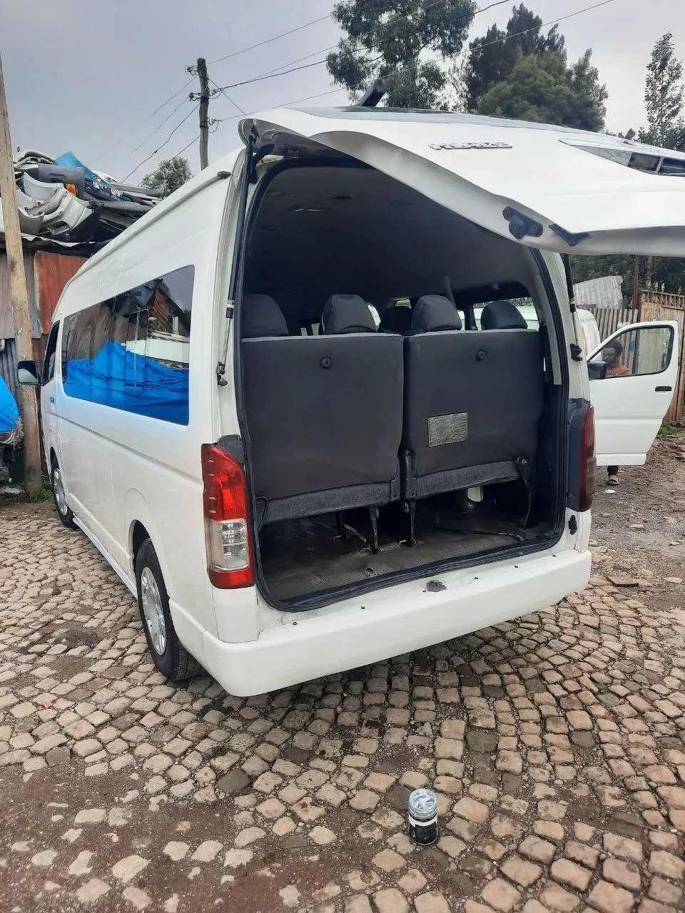 Toyota Hiace Highroof 2016 Manual – photo 6