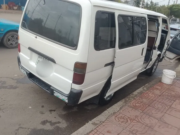 Toyota Hiace 5L 2002 Van – photo 5