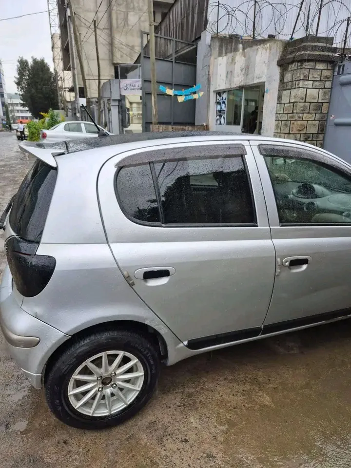 Toyota Vitz 2004 Automatic – photo 3