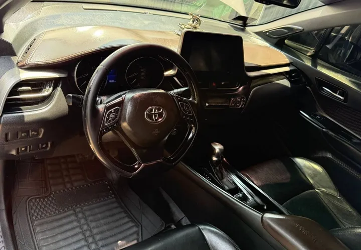 Toyota C-HR 2017 Automatic – photo 5