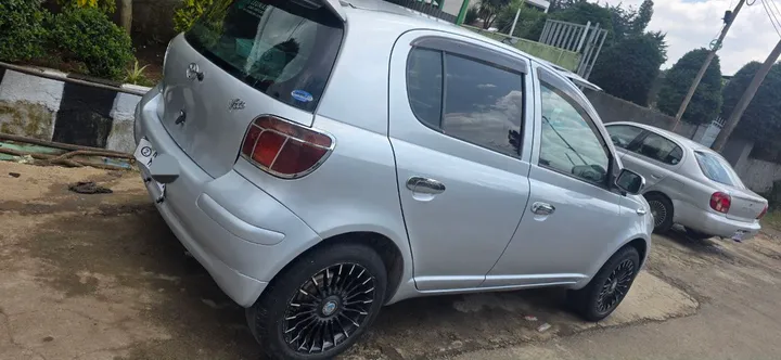 Toyota Vitz 2002 Automatic – photo 4