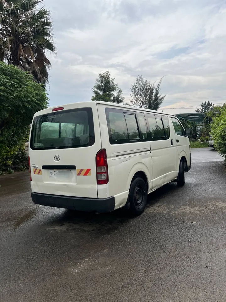 Toyota Hiace Abadula 2010 – photo 4