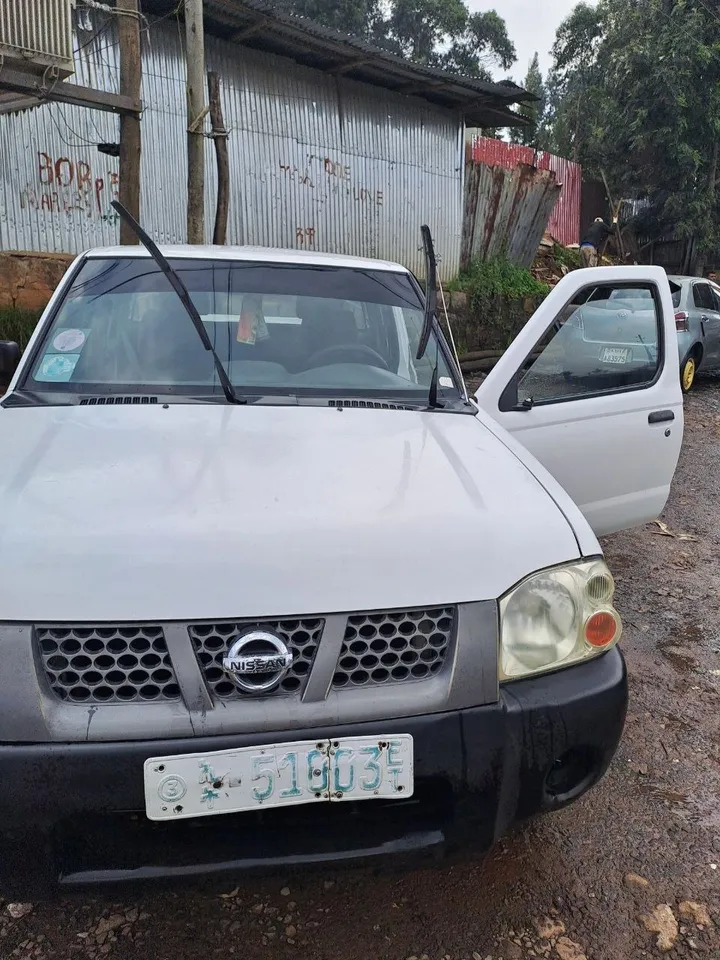 2012 Nissan Double Cab Pickup – photo 5