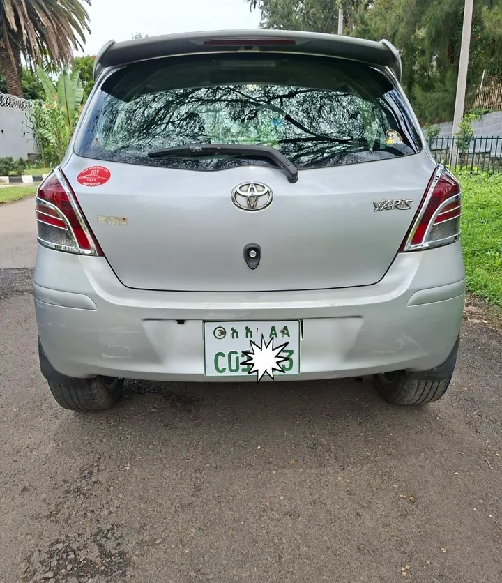 Toyota Compact 2010 Automatic – photo 3