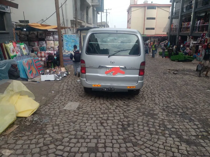 2011 Van Excellent Condition – photo 4