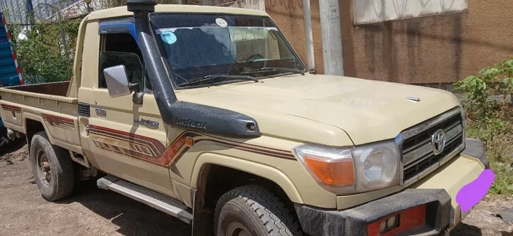 2011 Toyota Land Cruiser X-Cab – photo 4