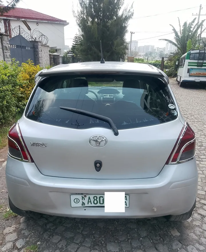 Toyota Yaris Compact 2010 – photo 8