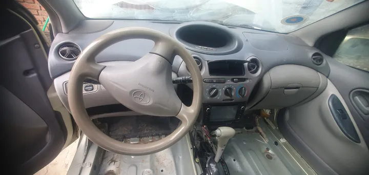 Toyota Platz 2002 Automatic – photo 4