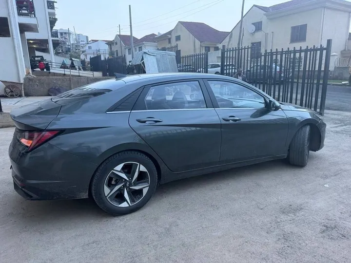 Hyundai Avante 2021 Automatic Sedan – photo 4