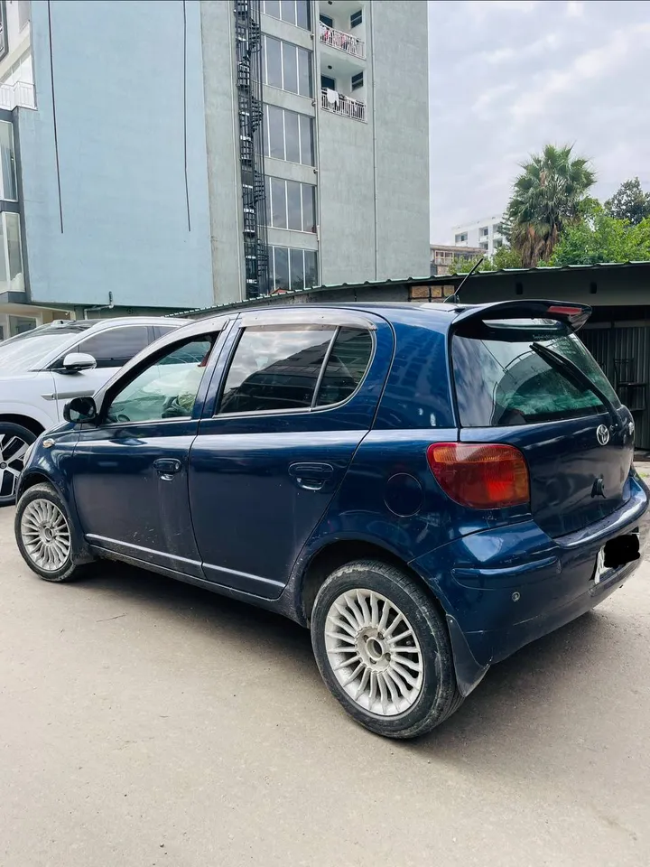 Toyota Vitz 2004 1.0L – photo 4