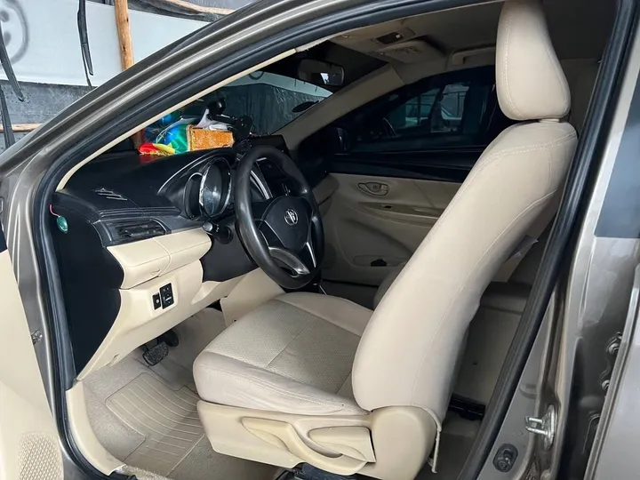 Toyota Yaris 2014 Sedan Automatic – photo 6