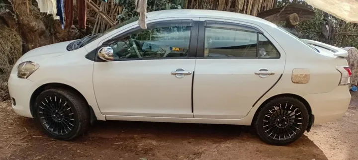 Toyota Yaris Belta 2009 Automatic – photo 4