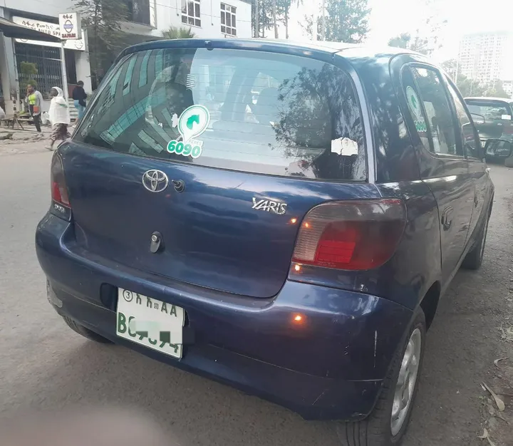 Toyota Yaris 2000 Manual – photo 7