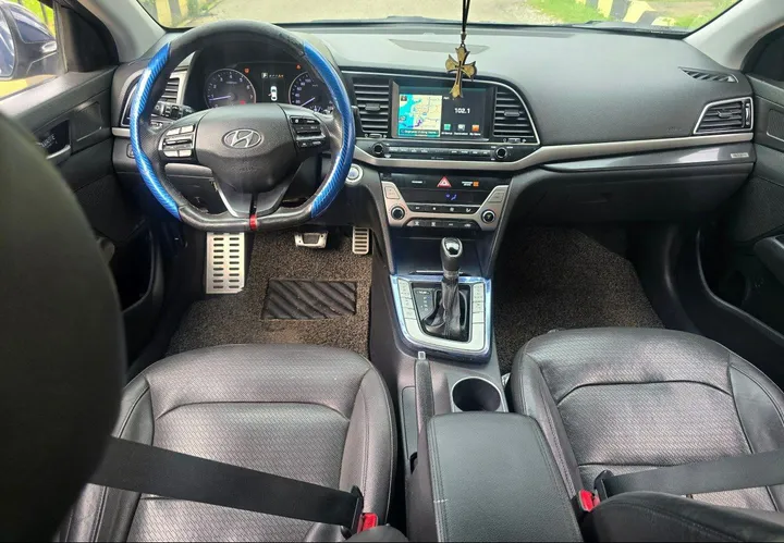 Hyundai Avante 2017 1.6L Automatic – photo 3