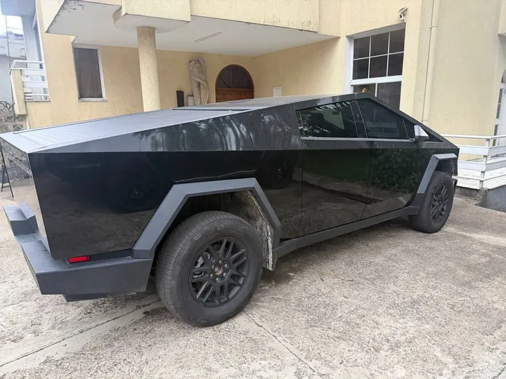 2024 Tesla Cybertruck Long Range – photo 3
