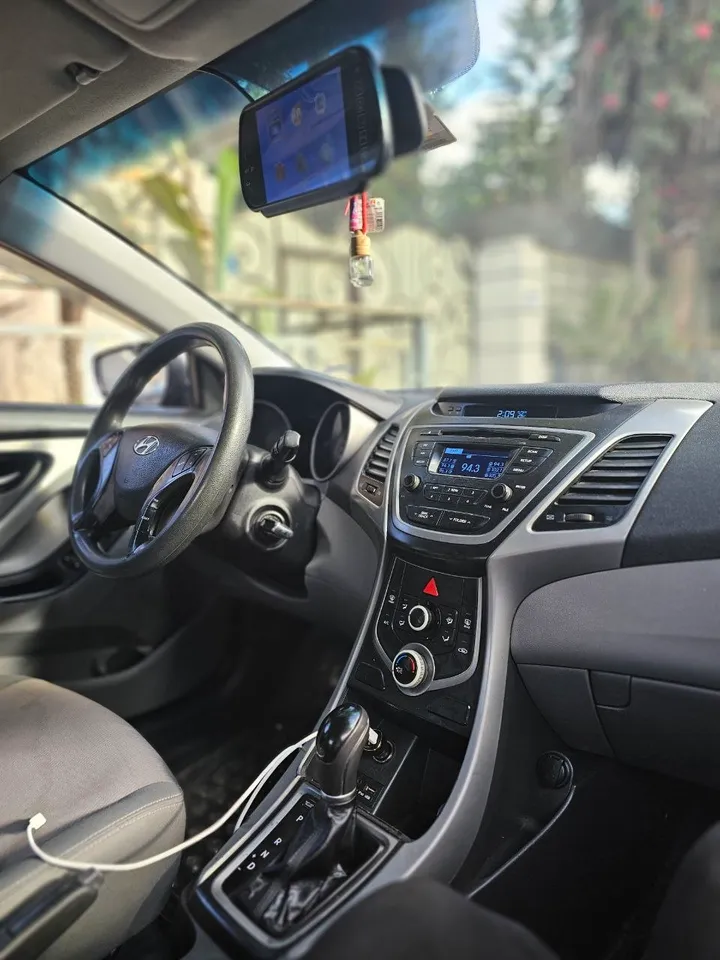 Hyundai Elantra 2015 1.6L Automatic – photo 8