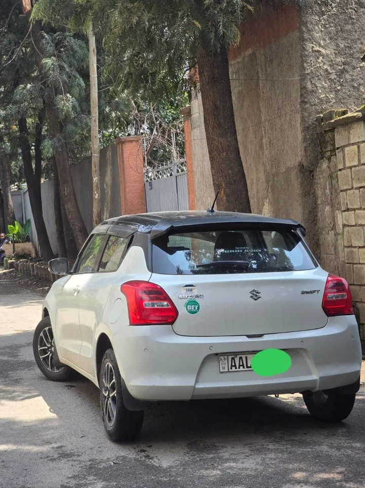 Suzuki Swift 2022 Automatic – photo 4