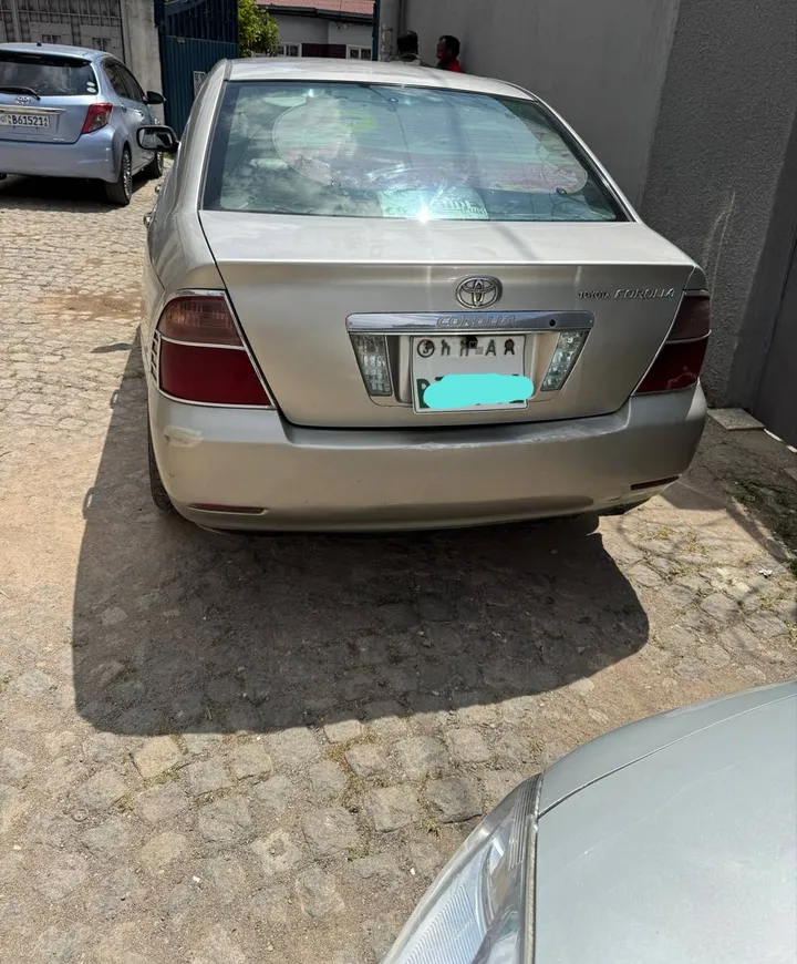 2005 Toyota Corolla Executive Manual – photo 6