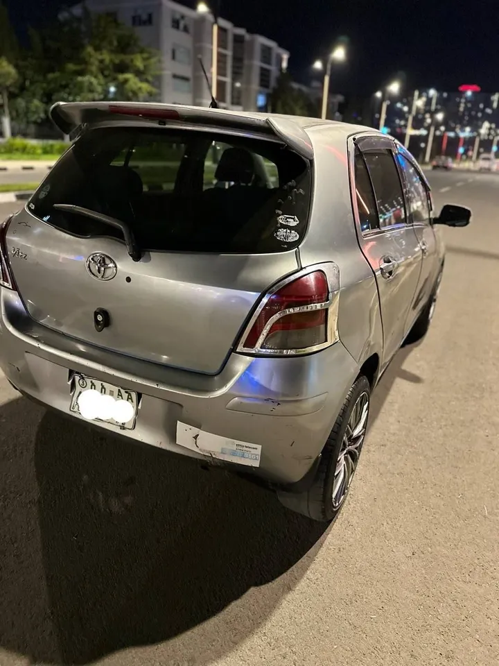 2009 Toyota Vitz Compact – photo 5