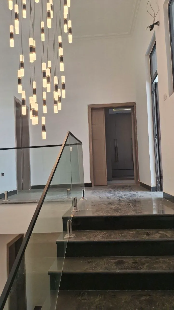 Modern G+3 House in Summit – photo 3