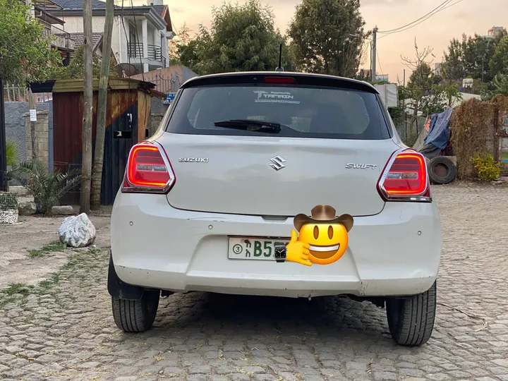 Suzuki Swift 2022 Automatic – photo 3
