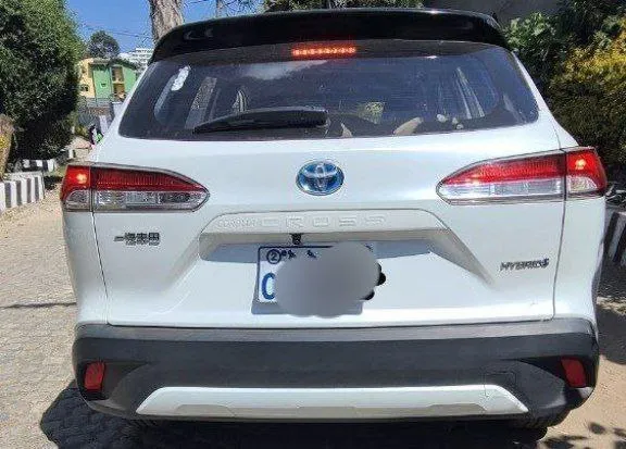 2023 Toyota Corolla Cross Hybrid – photo 10