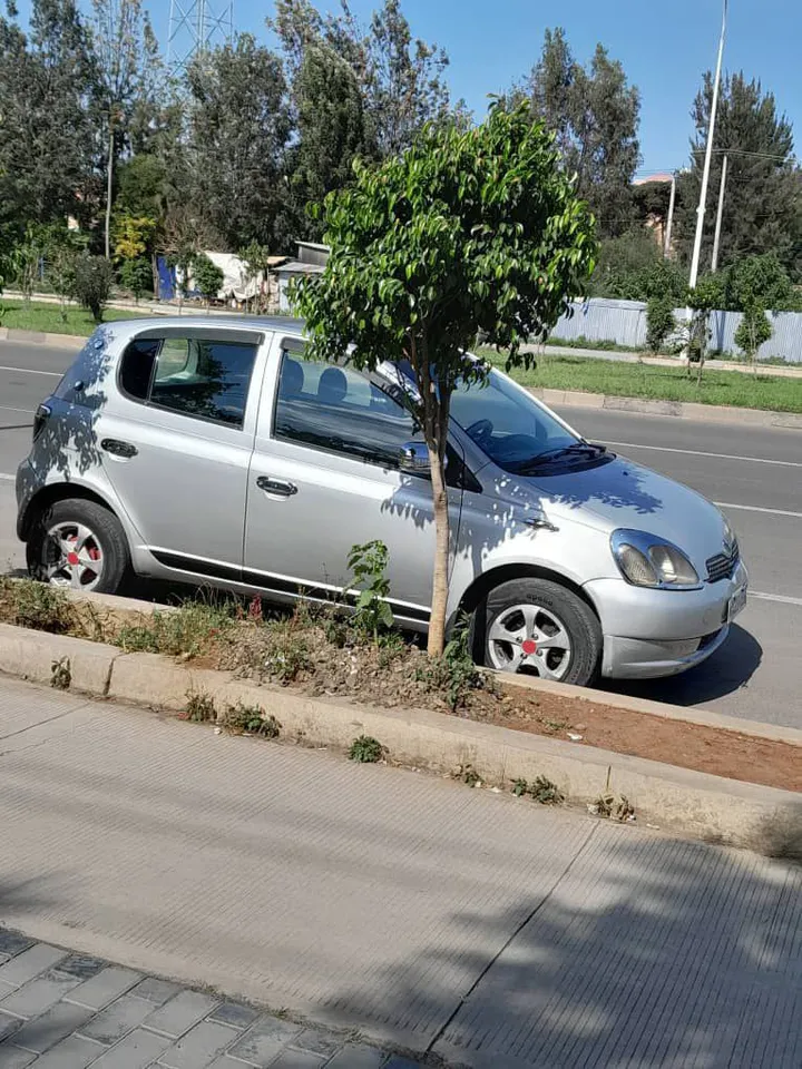 Toyota Vitz 2001 Automatic – photo 3