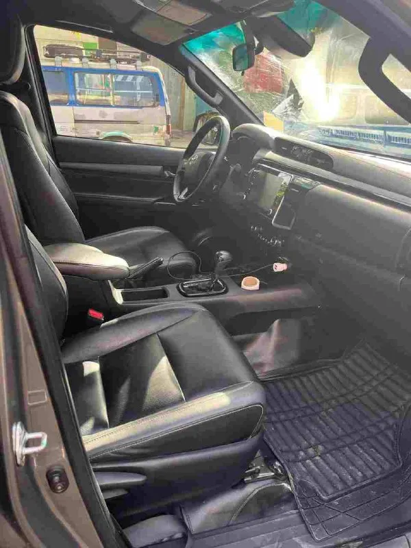 Toyota Hilux Invincible Hybrid 2025 – photo 4