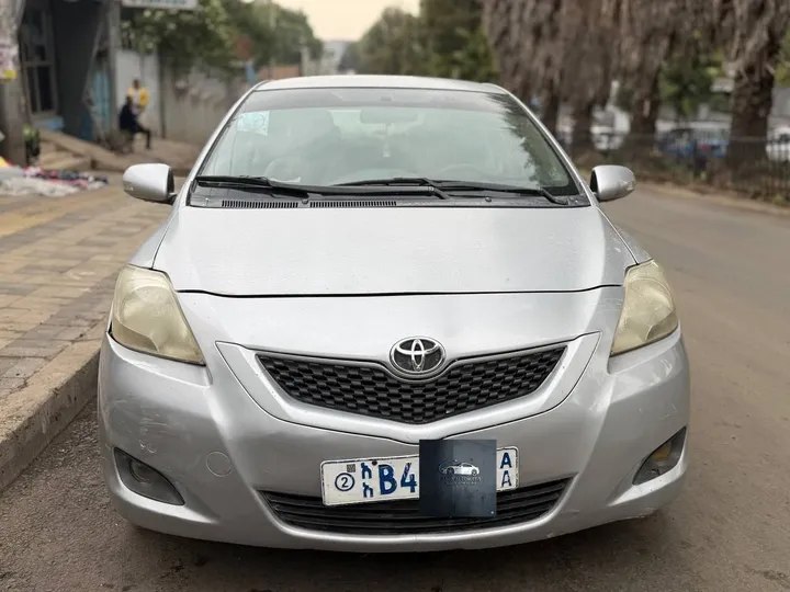 Toyota Yaris Belta 2010 Automatic – photo 3