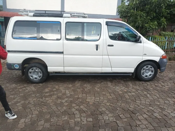 Toyota Hiace 2003 D4D Van – photo 4