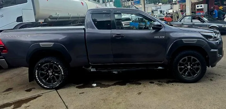 Toyota Hilux Invincible 2021 – photo 9