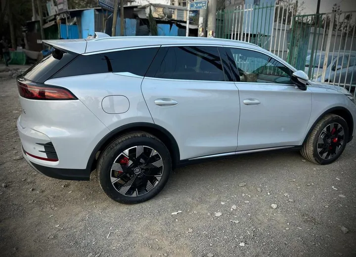 2024 BYD Tang DM-i Hybrid – photo 6