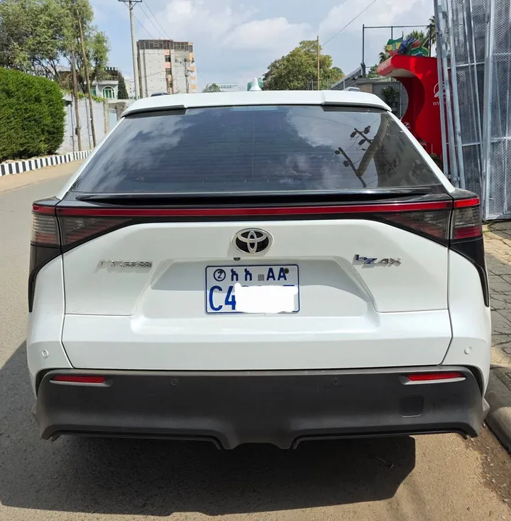 Toyota BZ4X EV 2022 – photo 5