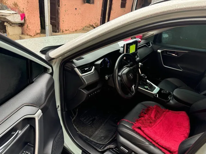 Toyota RAV4 Hybrid 2022 – photo 3