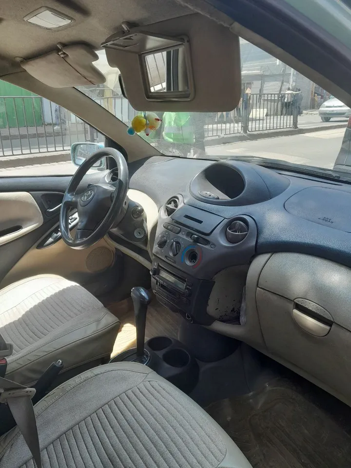Toyota Vitz 2004 Automatic – photo 3