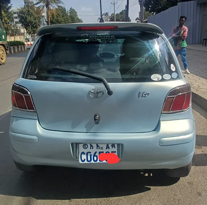 Toyota Vitz 2004 – photo 5