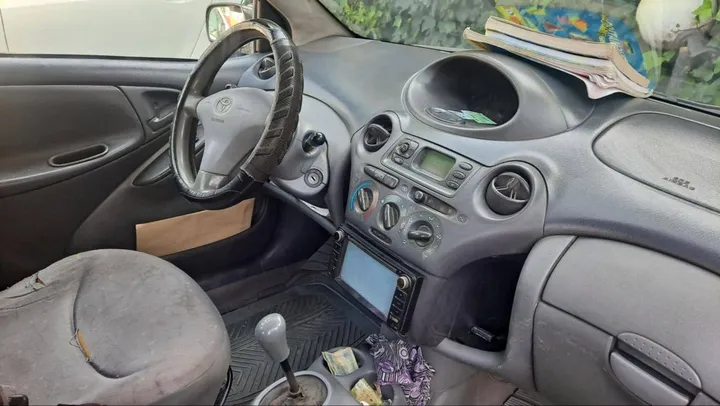 Toyota Vitz 2000 Manual – photo 4